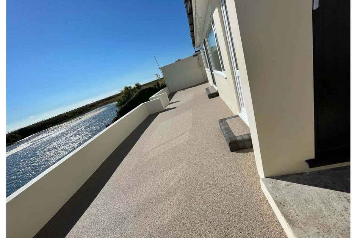 Resin bound Patio Pearl Quartz