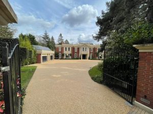 high-quality-resin-driveways-installed-in-surrey